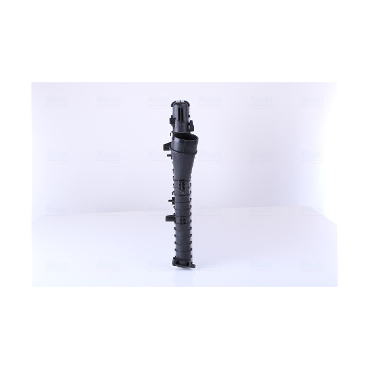 Chłodnica powietrza Intercooler NISSENS 96647